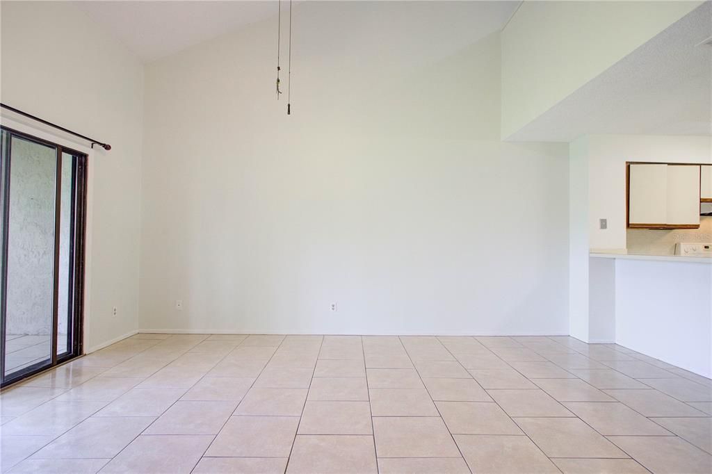 待售: $439,000 (2 贝兹, 1 浴室, 1098 平方英尺)