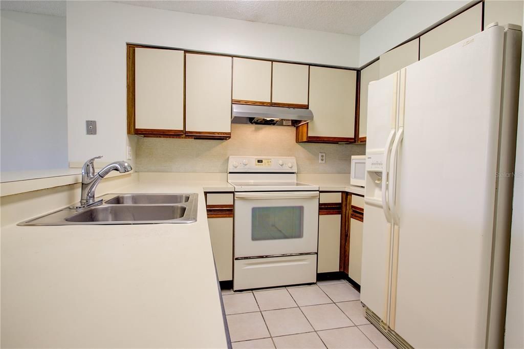 待售: $439,000 (2 贝兹, 1 浴室, 1098 平方英尺)