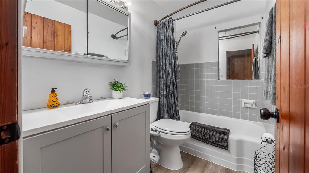 For Sale: $350,000 (3 beds, 2 baths, 2159 Square Feet)