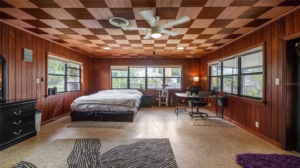 For Sale: $350,000 (3 beds, 2 baths, 2159 Square Feet)