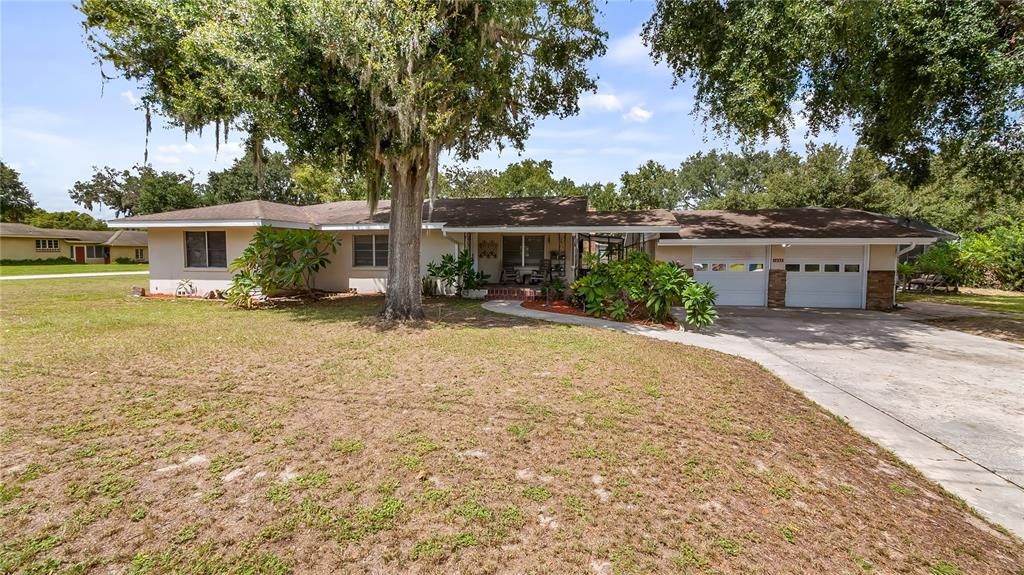 For Sale: $350,000 (3 beds, 2 baths, 2159 Square Feet)