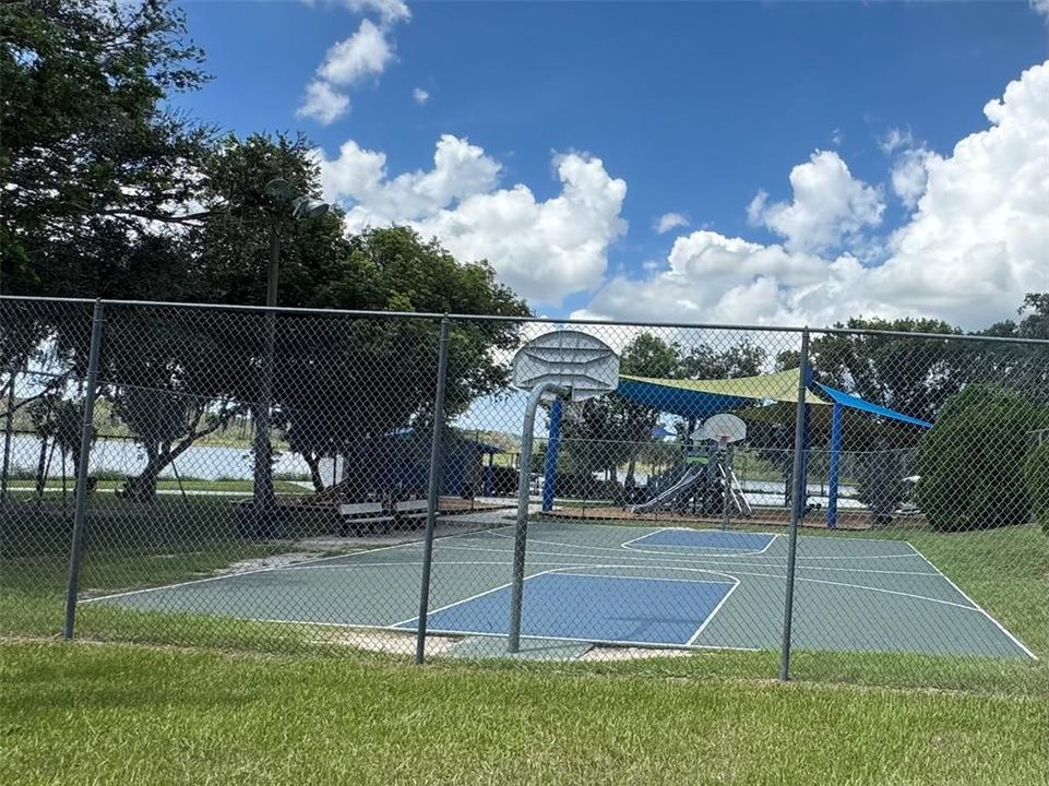 For Sale: $350,000 (3 beds, 2 baths, 2159 Square Feet)