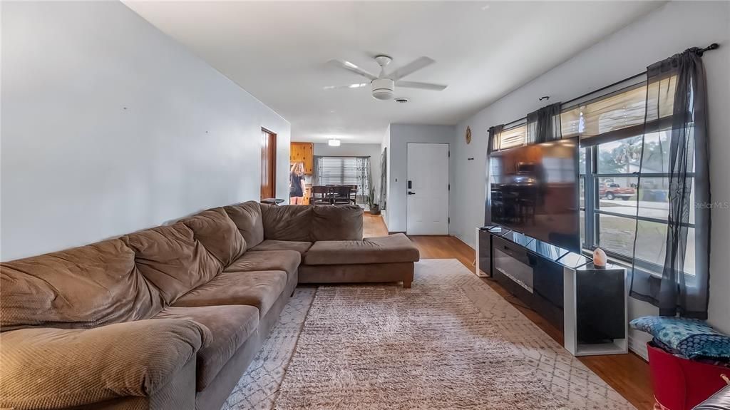 For Sale: $350,000 (3 beds, 2 baths, 2159 Square Feet)