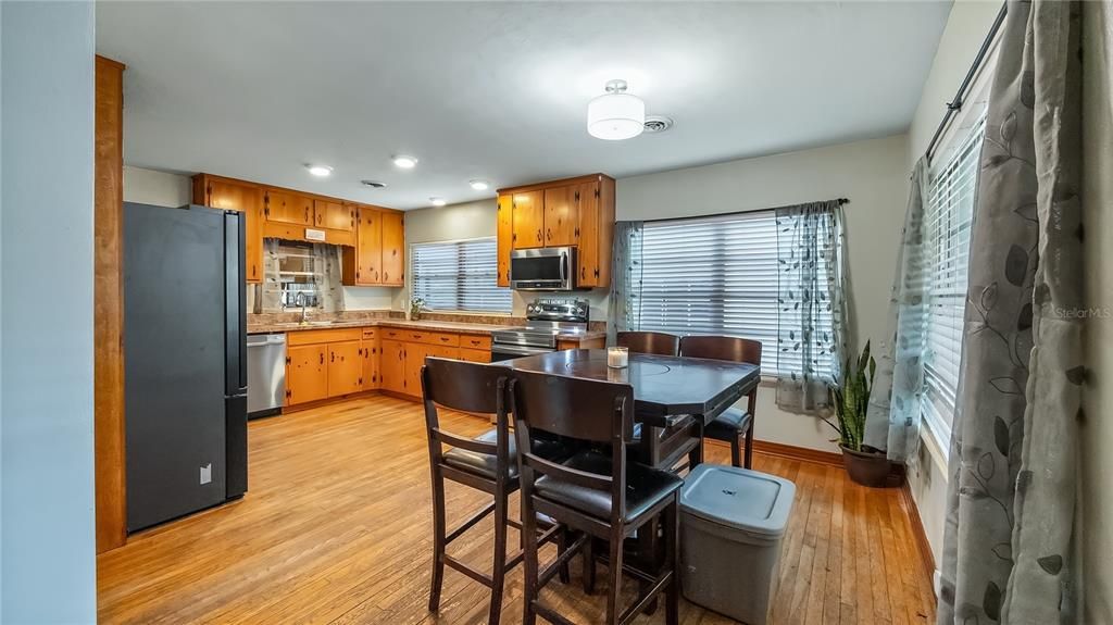 For Sale: $350,000 (3 beds, 2 baths, 2159 Square Feet)