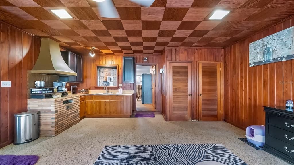 For Sale: $350,000 (3 beds, 2 baths, 2159 Square Feet)