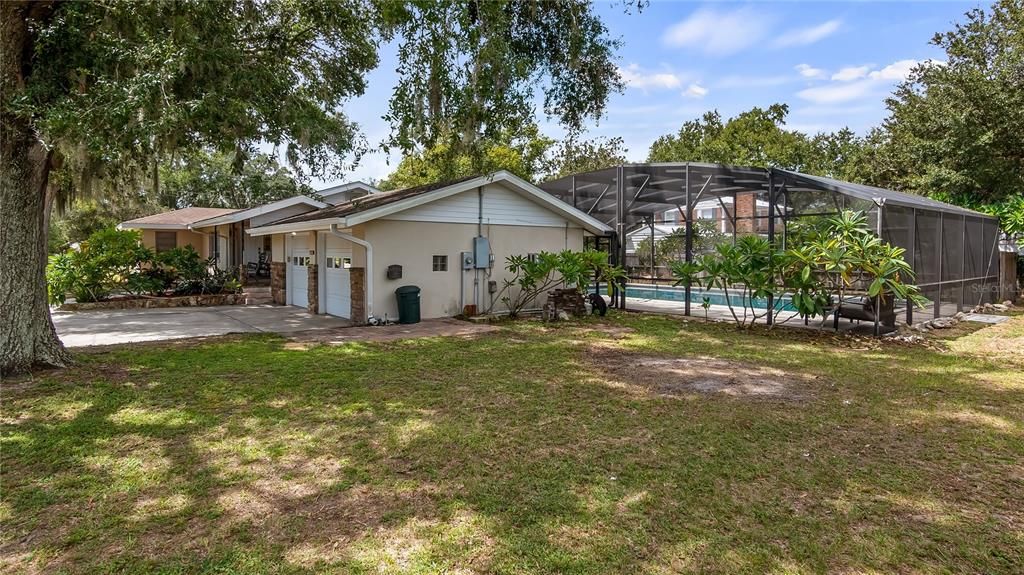 For Sale: $350,000 (3 beds, 2 baths, 2159 Square Feet)