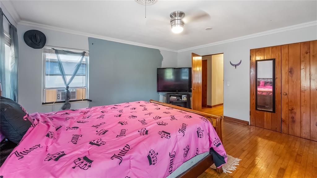 For Sale: $350,000 (3 beds, 2 baths, 2159 Square Feet)