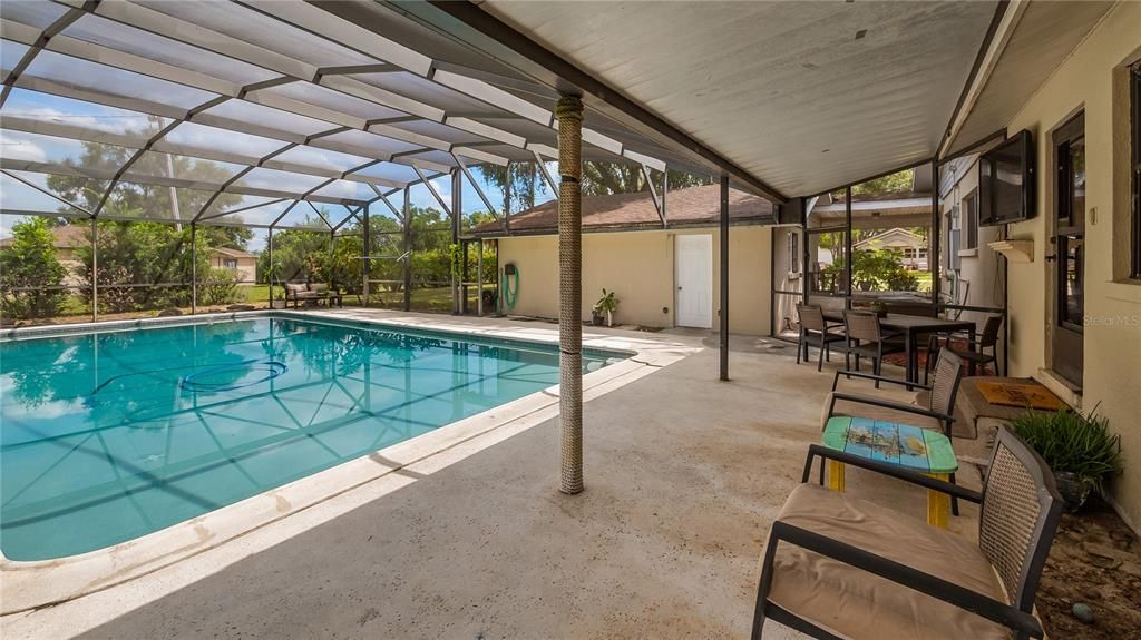 For Sale: $350,000 (3 beds, 2 baths, 2159 Square Feet)