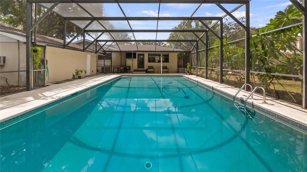 For Sale: $350,000 (3 beds, 2 baths, 2159 Square Feet)