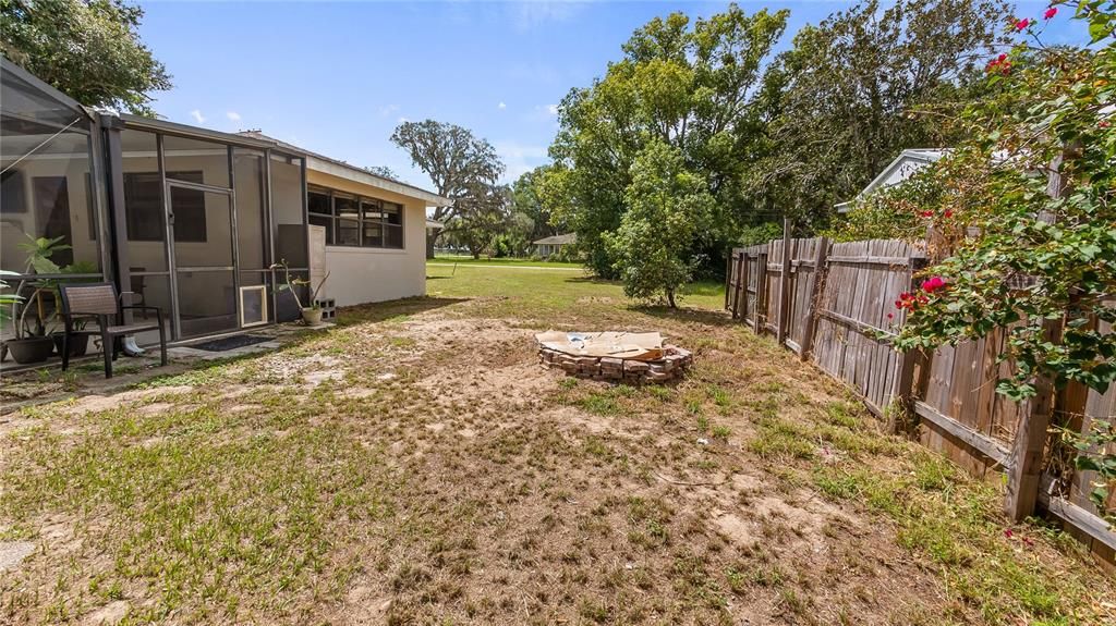 For Sale: $350,000 (3 beds, 2 baths, 2159 Square Feet)