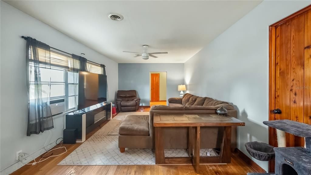 For Sale: $350,000 (3 beds, 2 baths, 2159 Square Feet)