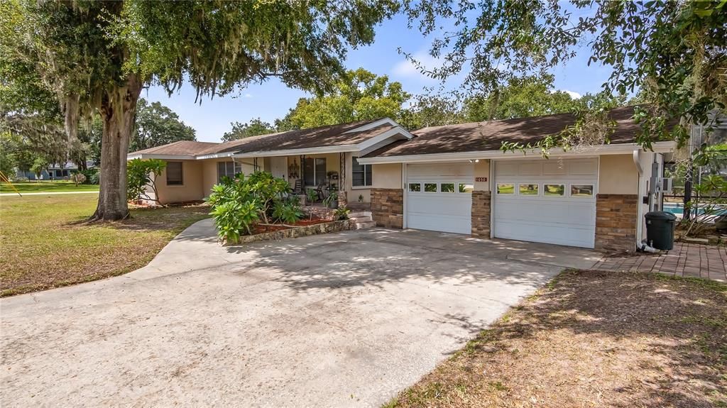 For Sale: $350,000 (3 beds, 2 baths, 2159 Square Feet)