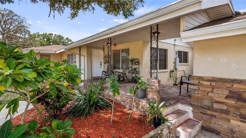 For Sale: $350,000 (3 beds, 2 baths, 2159 Square Feet)