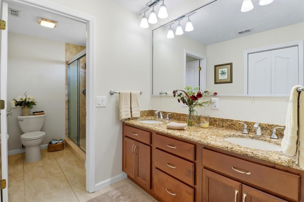 待售: $820,000 (3 贝兹, 2 浴室, 2101 平方英尺)