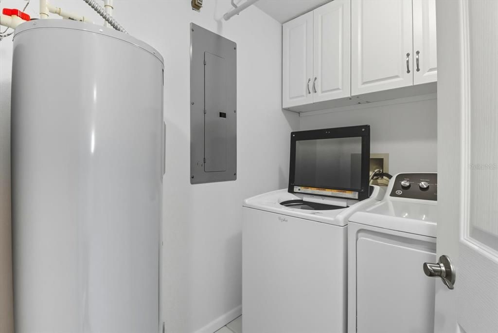 待售: $820,000 (3 贝兹, 2 浴室, 2101 平方英尺)