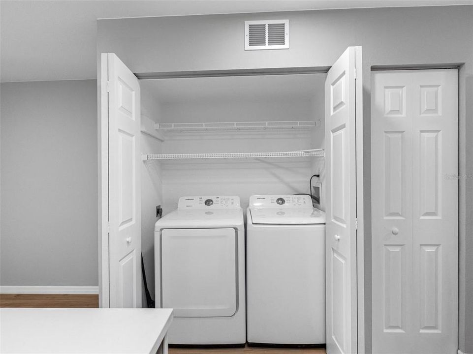 待售: $225,000 (2 贝兹, 2 浴室, 1118 平方英尺)