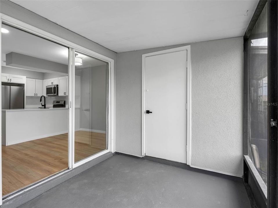 待售: $225,000 (2 贝兹, 2 浴室, 1118 平方英尺)