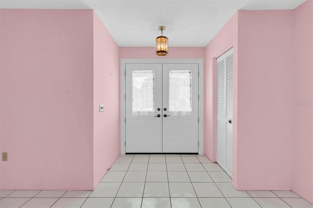 For Sale: $298,900 (2 beds, 2 baths, 1646 Square Feet)