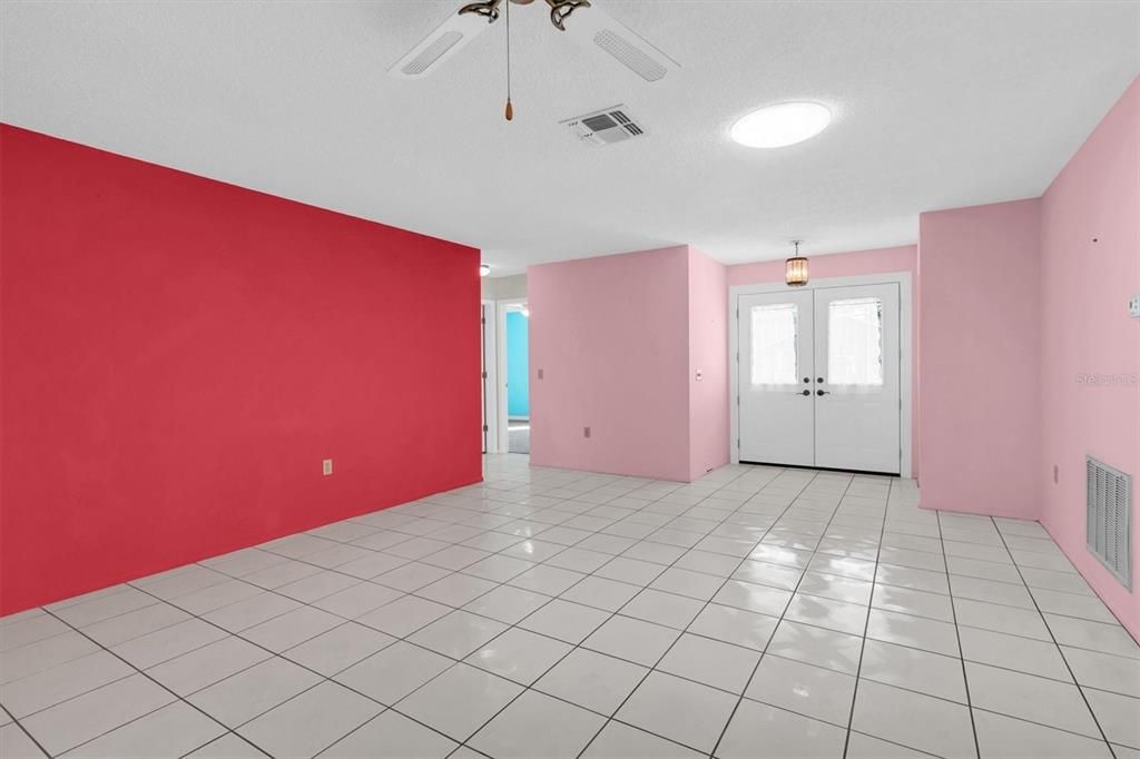 For Sale: $298,900 (2 beds, 2 baths, 1646 Square Feet)