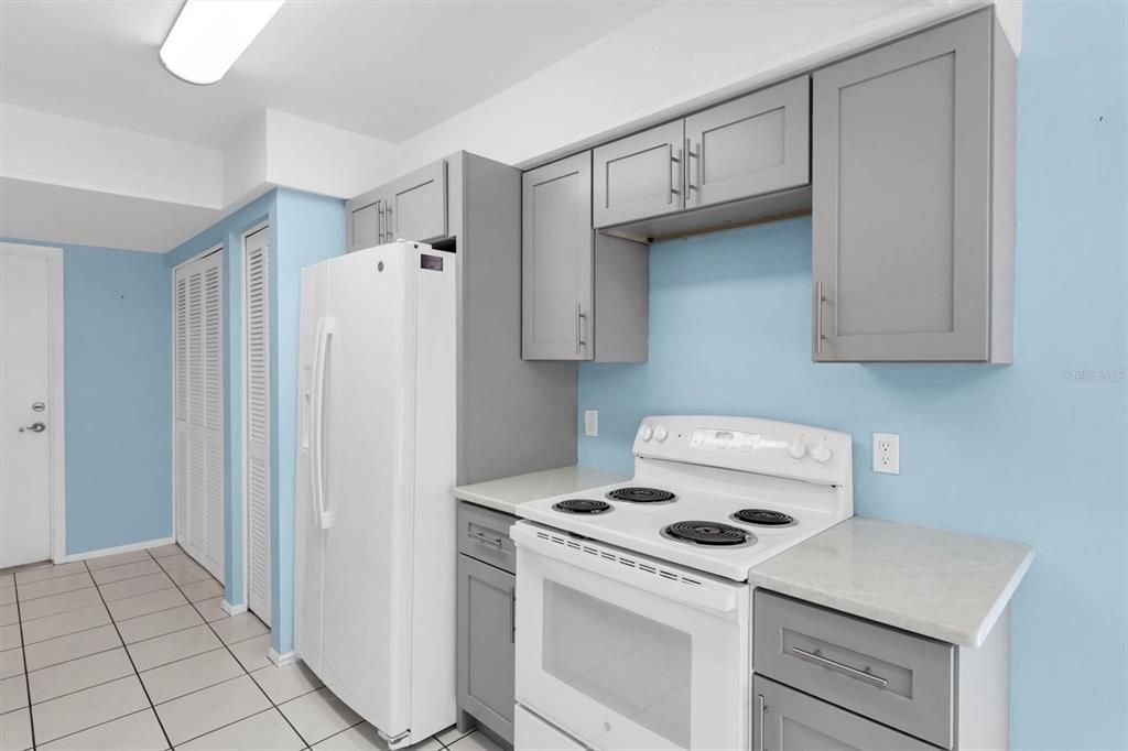 For Sale: $298,900 (2 beds, 2 baths, 1646 Square Feet)