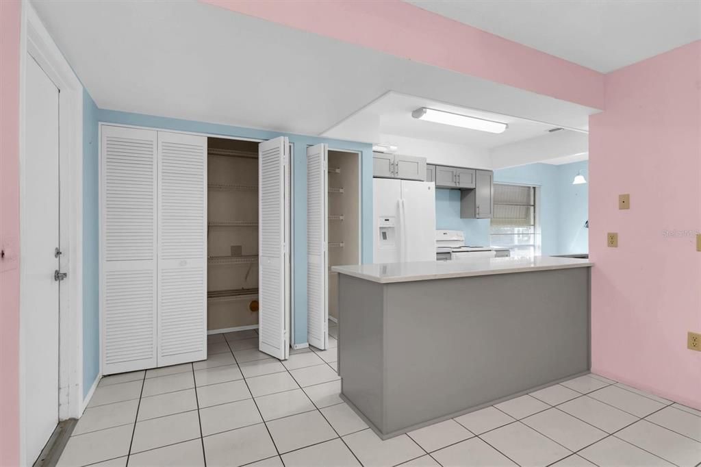 For Sale: $298,900 (2 beds, 2 baths, 1646 Square Feet)