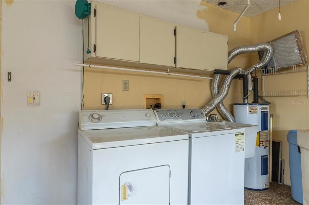 For Sale: $298,900 (2 beds, 2 baths, 1646 Square Feet)