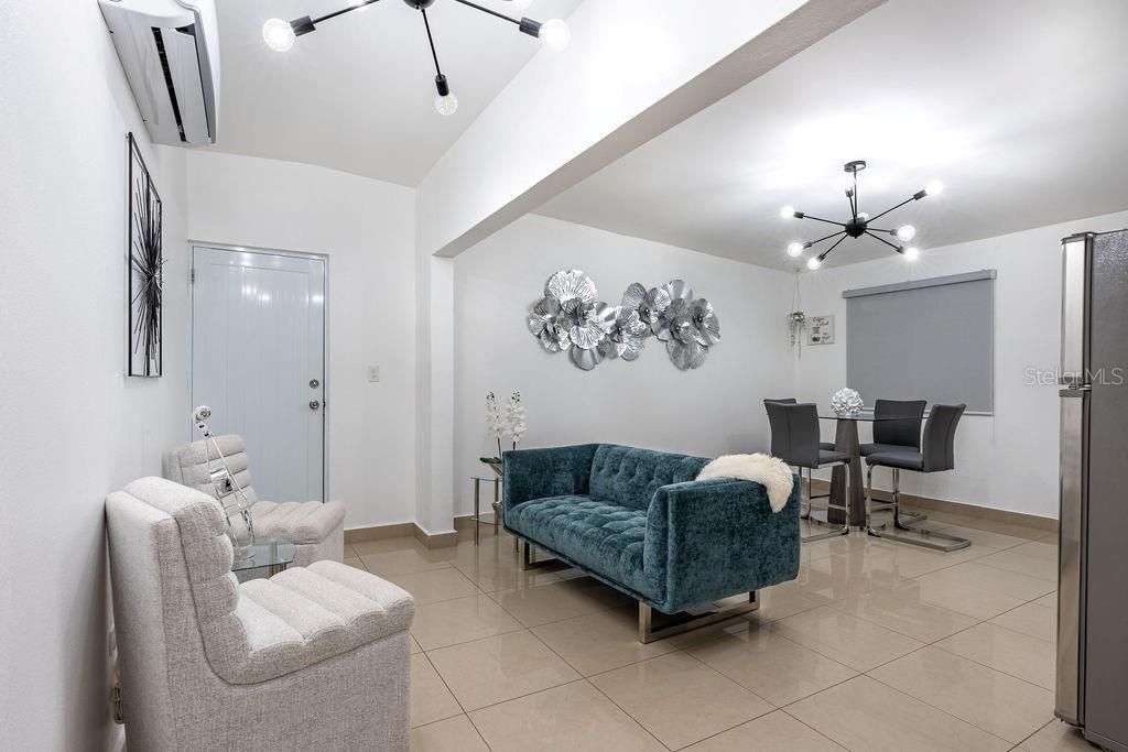 For Sale: $231,500 (2 beds, 2 baths, 1000 Square Feet)