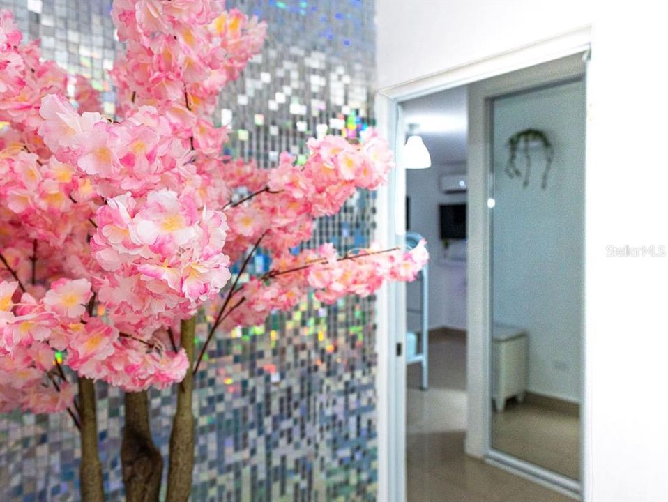 For Sale: $231,500 (2 beds, 2 baths, 1000 Square Feet)