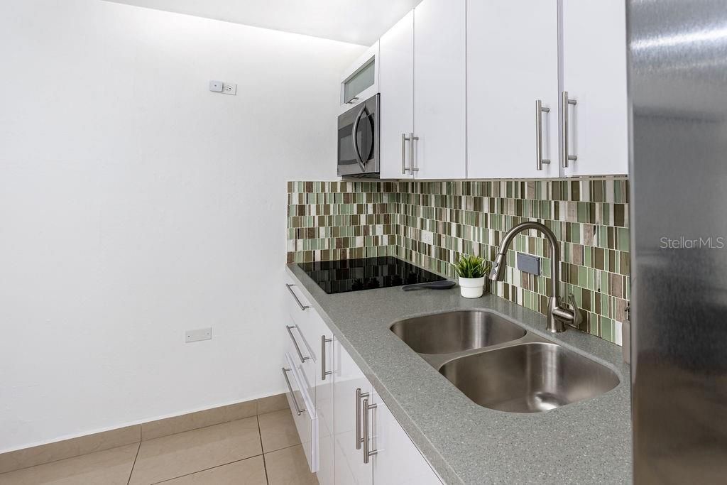 For Sale: $231,500 (2 beds, 2 baths, 1000 Square Feet)