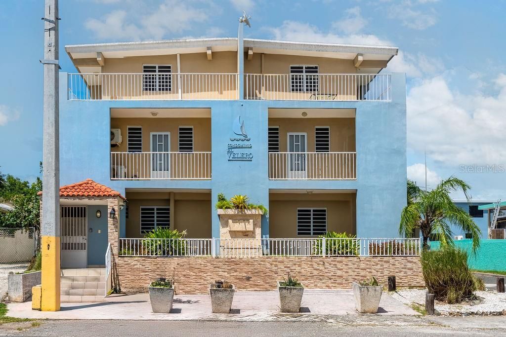 For Sale: $231,500 (2 beds, 2 baths, 1000 Square Feet)