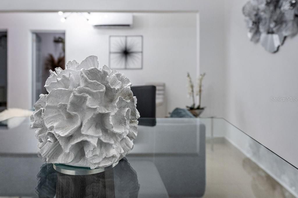 For Sale: $231,500 (2 beds, 2 baths, 1000 Square Feet)