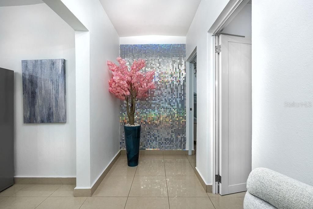 For Sale: $231,500 (2 beds, 2 baths, 1000 Square Feet)