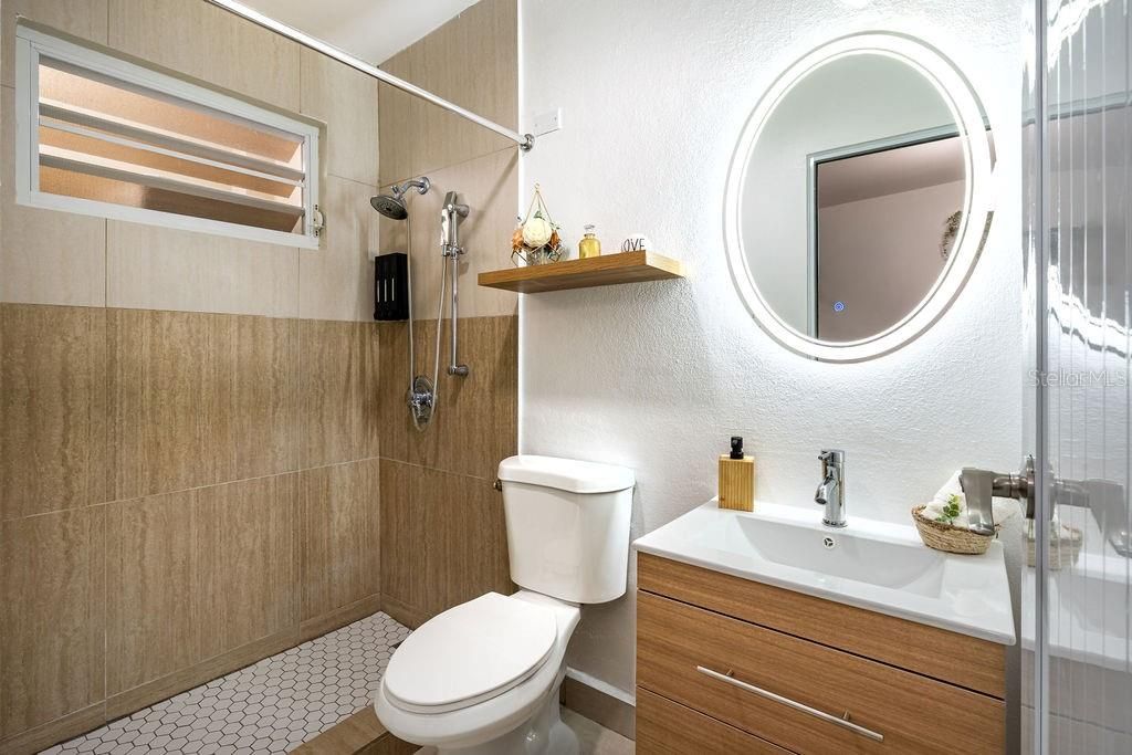 For Sale: $231,500 (2 beds, 2 baths, 1000 Square Feet)