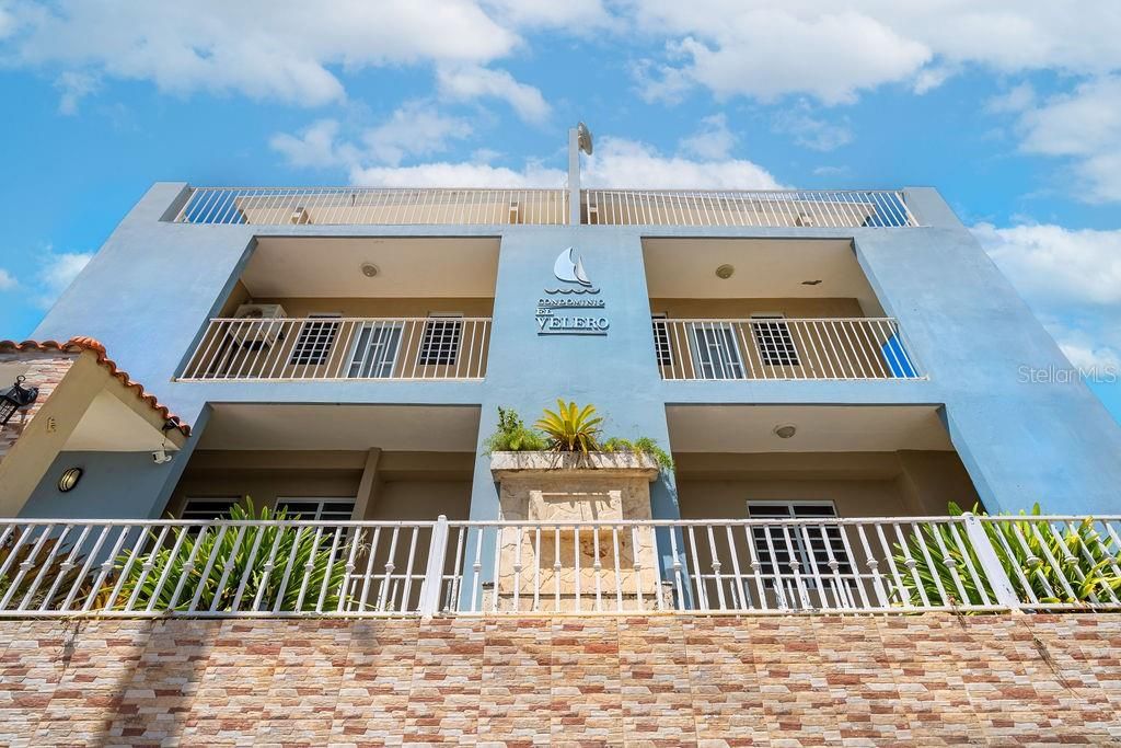 For Sale: $231,500 (2 beds, 2 baths, 1000 Square Feet)