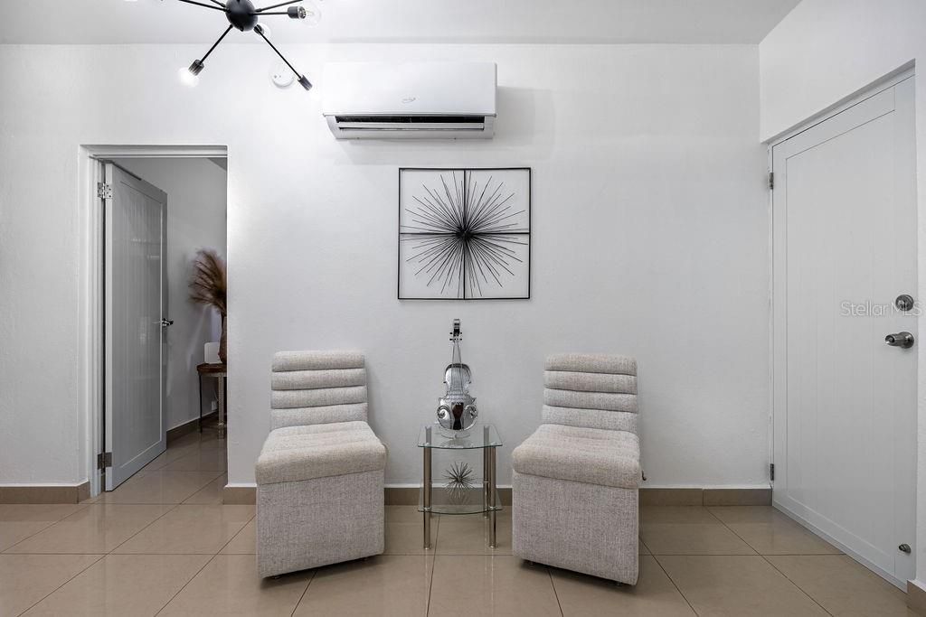 For Sale: $231,500 (2 beds, 2 baths, 1000 Square Feet)