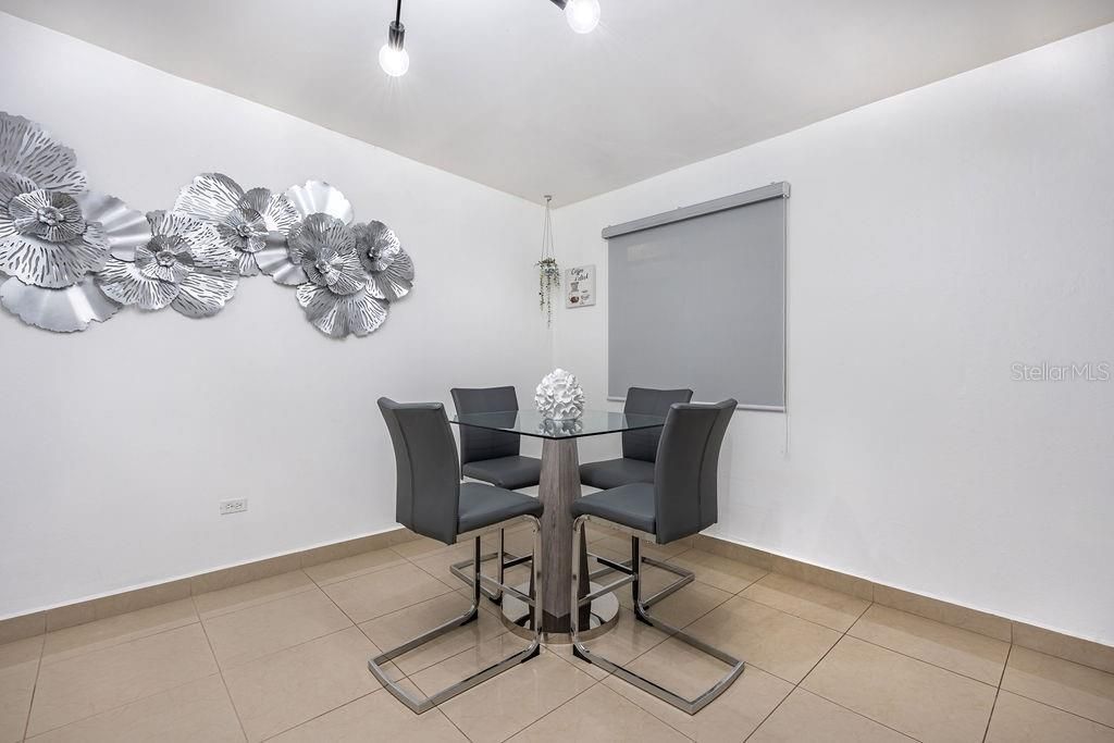 For Sale: $231,500 (2 beds, 2 baths, 1000 Square Feet)