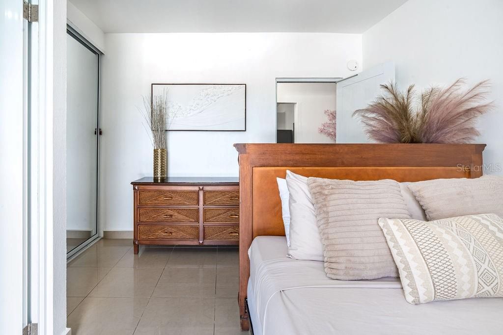 For Sale: $231,500 (2 beds, 2 baths, 1000 Square Feet)