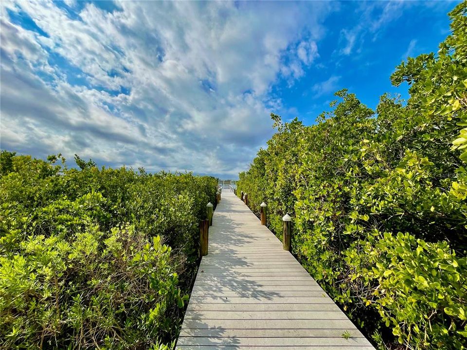 For Rent: $4,300 (3 beds, 3 baths, 2117 Square Feet)