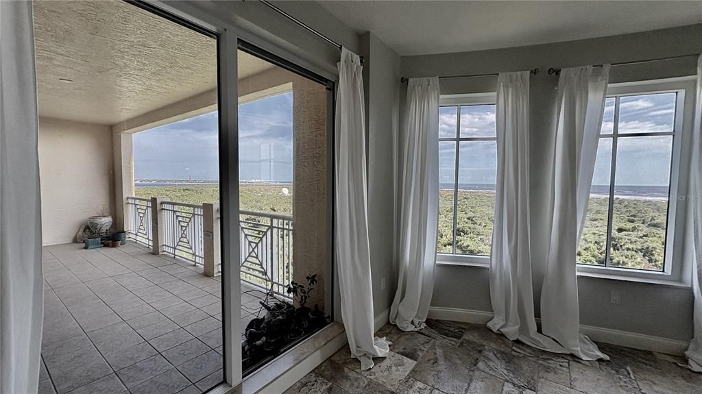 For Rent: $4,300 (3 beds, 3 baths, 2117 Square Feet)