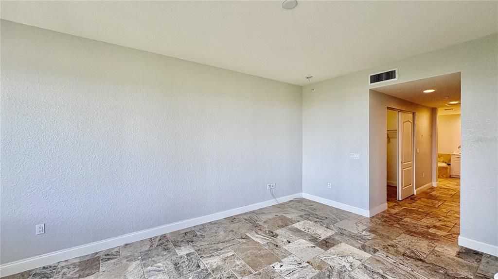 For Rent: $4,300 (3 beds, 3 baths, 2117 Square Feet)