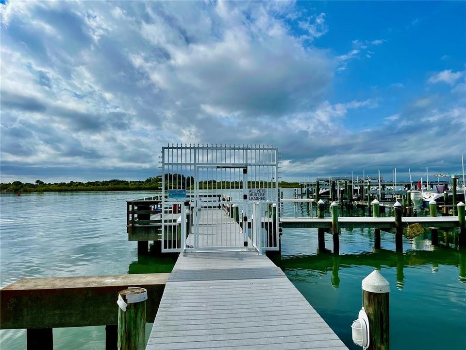 For Rent: $4,300 (3 beds, 3 baths, 2117 Square Feet)