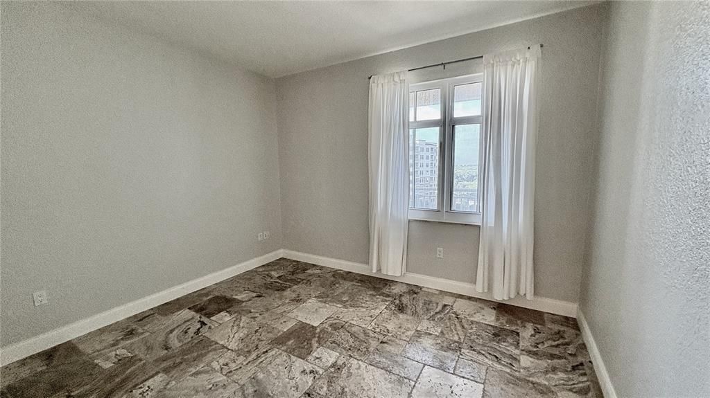 For Rent: $4,300 (3 beds, 3 baths, 2117 Square Feet)