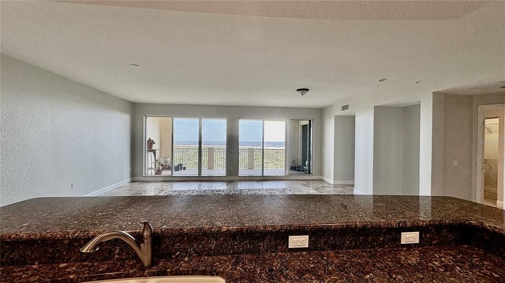 For Rent: $4,300 (3 beds, 3 baths, 2117 Square Feet)