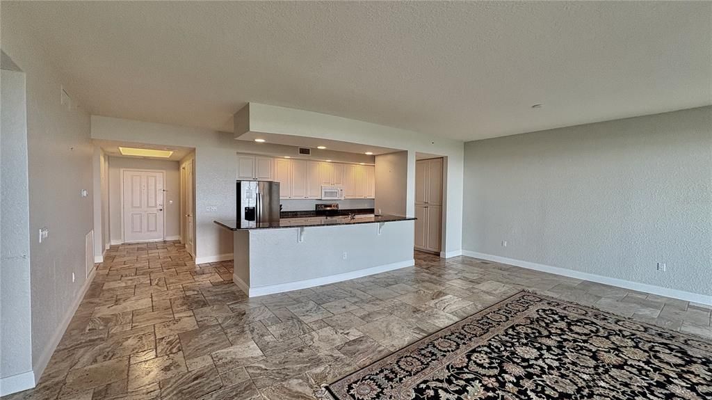 For Rent: $4,300 (3 beds, 3 baths, 2117 Square Feet)