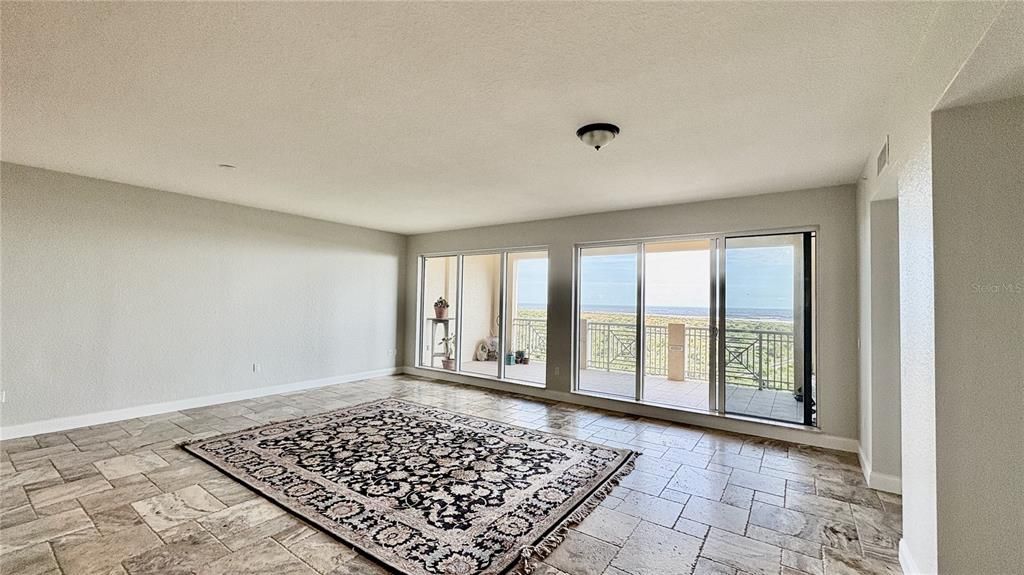 For Rent: $4,300 (3 beds, 3 baths, 2117 Square Feet)