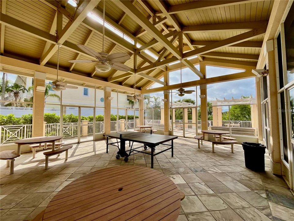 For Rent: $4,300 (3 beds, 3 baths, 2117 Square Feet)