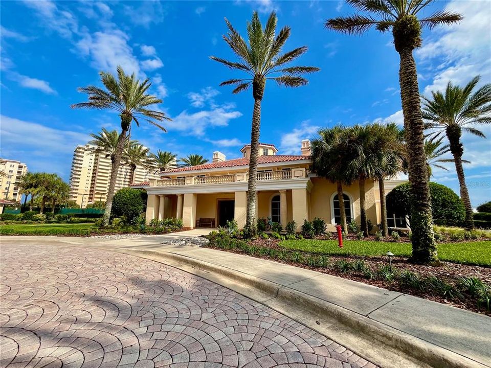 For Rent: $4,300 (3 beds, 3 baths, 2117 Square Feet)