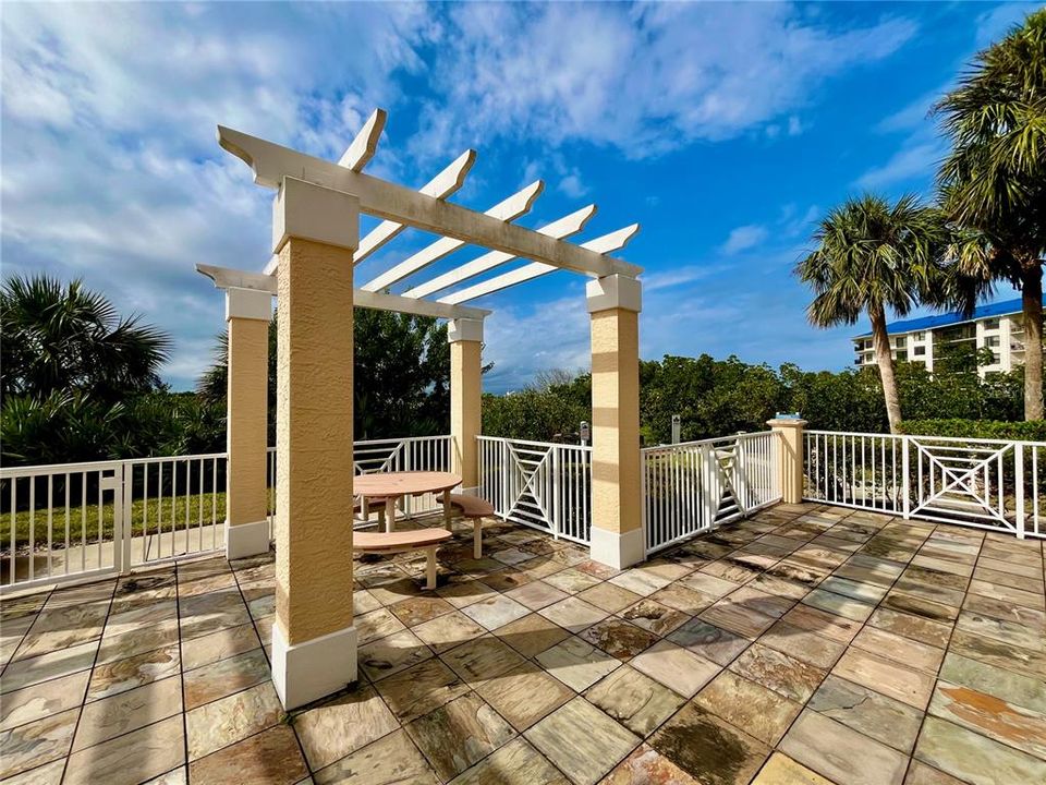 For Rent: $4,300 (3 beds, 3 baths, 2117 Square Feet)