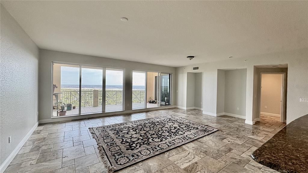 For Rent: $4,300 (3 beds, 3 baths, 2117 Square Feet)