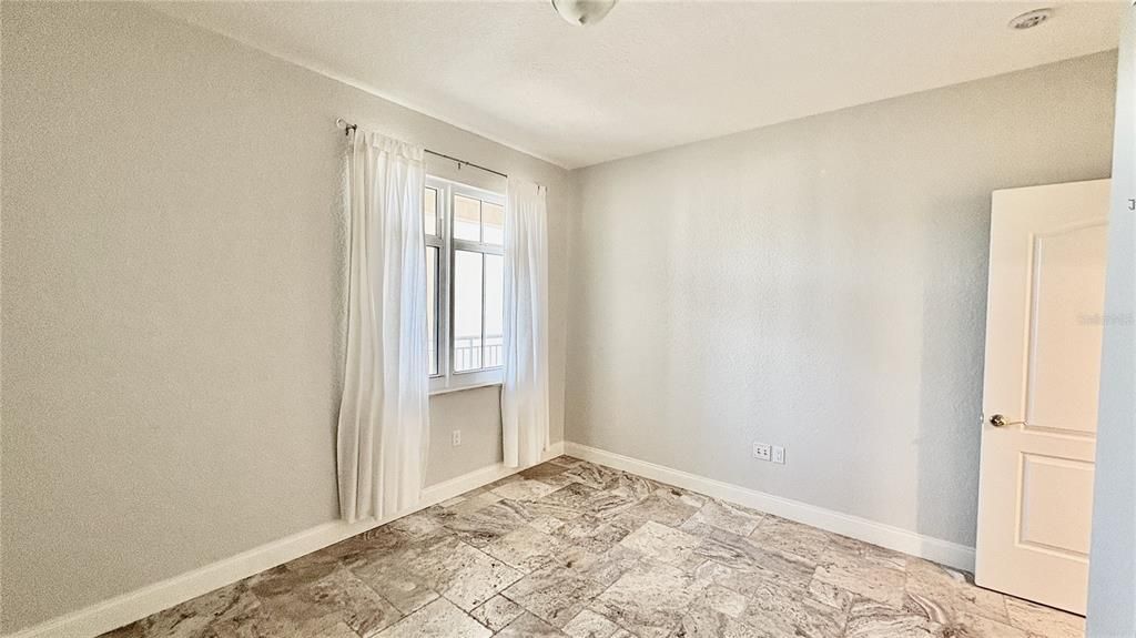 For Rent: $4,300 (3 beds, 3 baths, 2117 Square Feet)